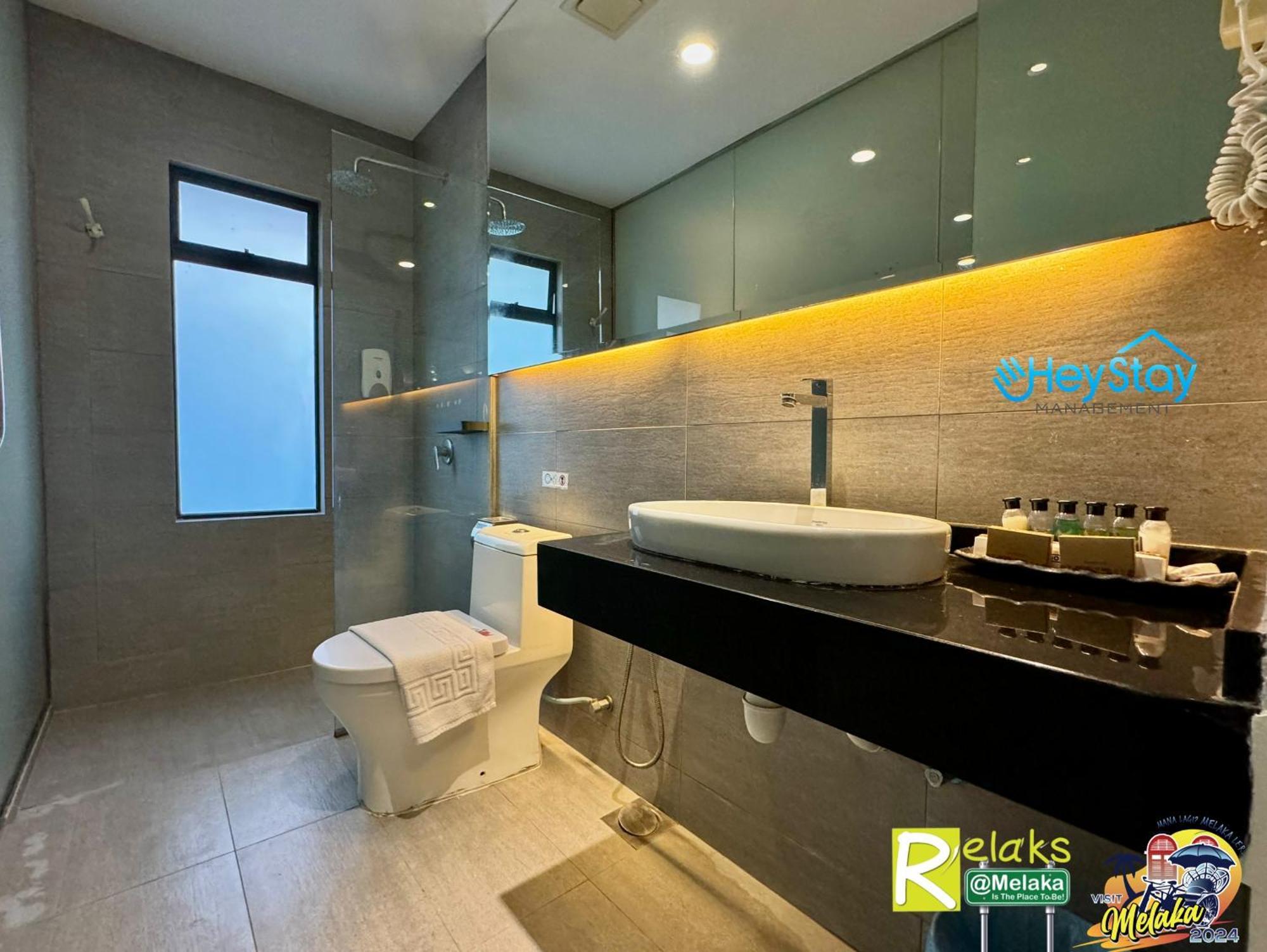 Modern Cave Guest House Walking Distance 5Mins To Jonker Malacca Exteriör bild